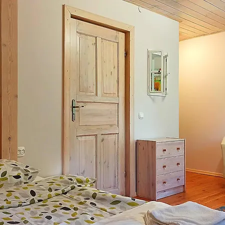 Dom Na Koncu Swiata 폴라니카-즈루이